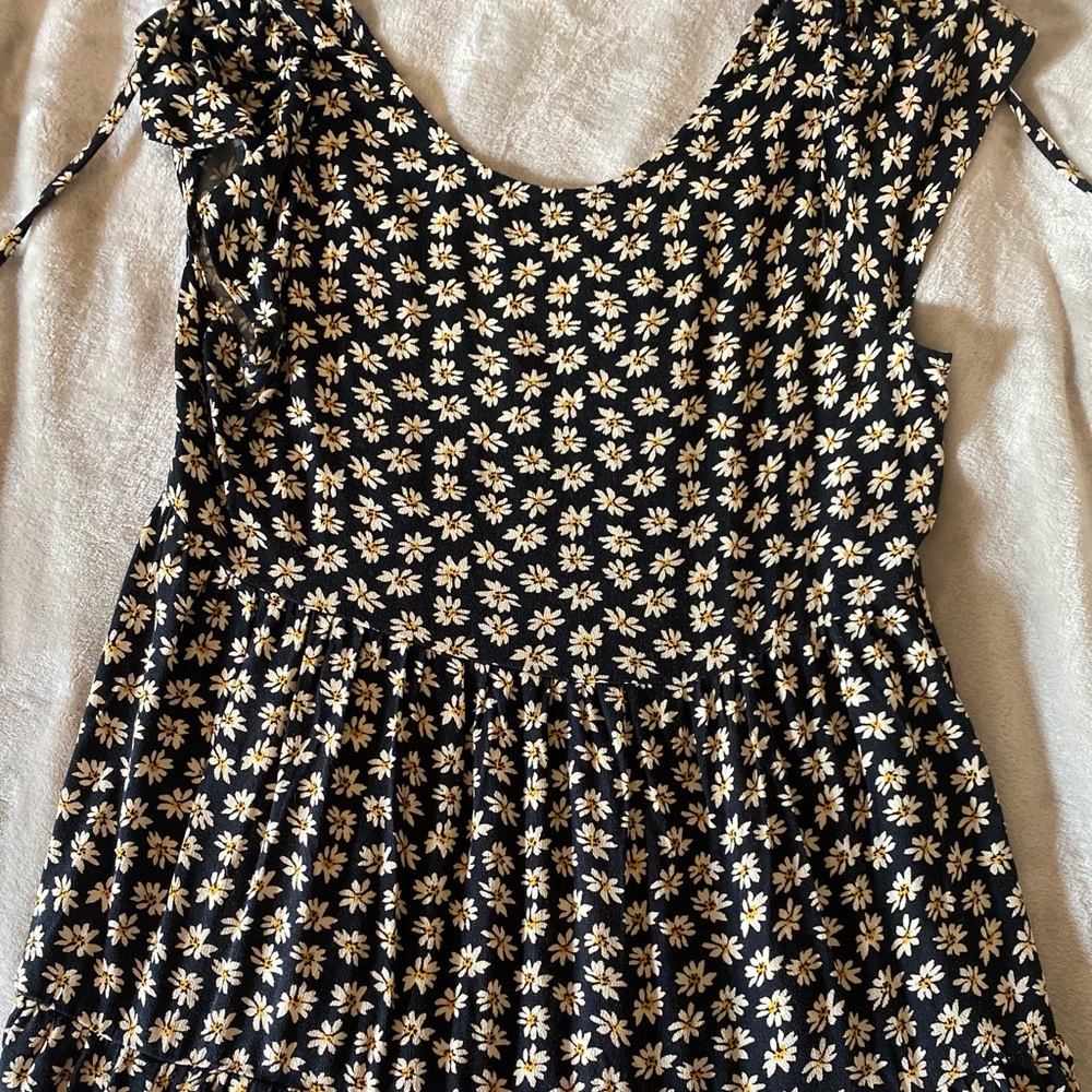 American Eagle Dress / Ties in the back